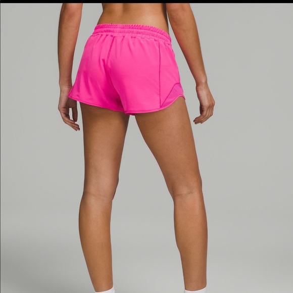 Lululemon Hotty Hot Low Rise Lined Short 2.5” - Picture 4 of 7